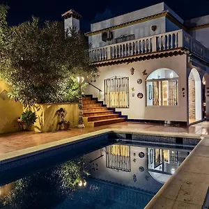 Abril Villa Competa